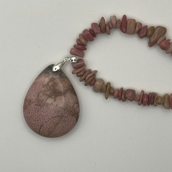 Light Pink Rhodonite Choker Necklace - Picture 10 of 10